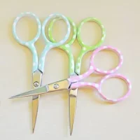 Educational supplies – scissors and paper trimmer for school projects